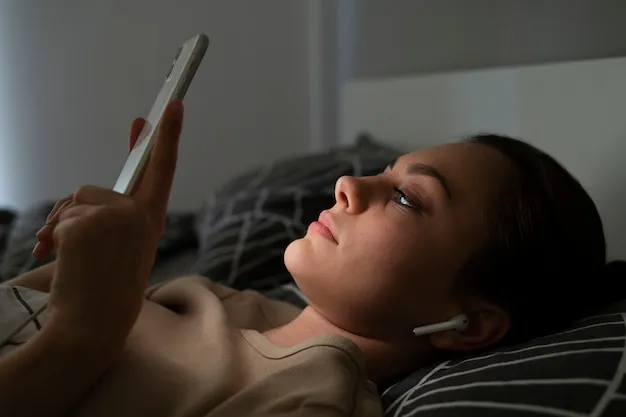 Fica no celular antes de dormir 5 motivos para você parar imediatamente